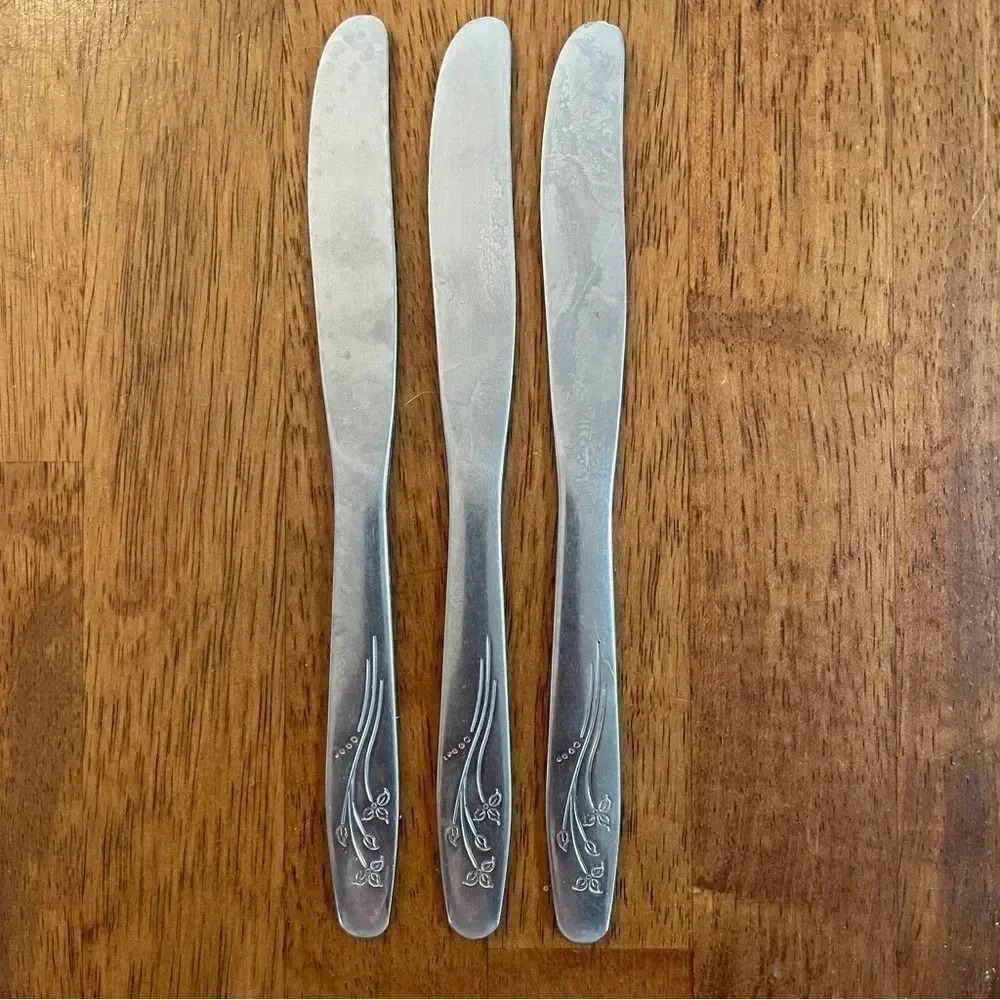 Vintage Stainless Wallace Floral‎ Flatware Boho - 3 Large Spoons 3 Dinner Knives